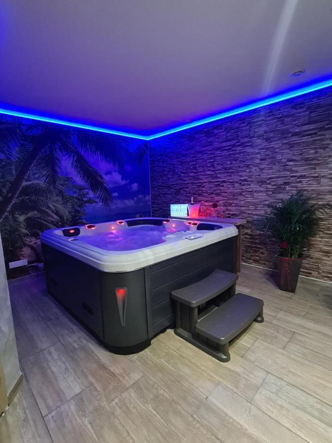 L Evasion Secrete Hotel Quarouble Ngoại thất bức ảnh