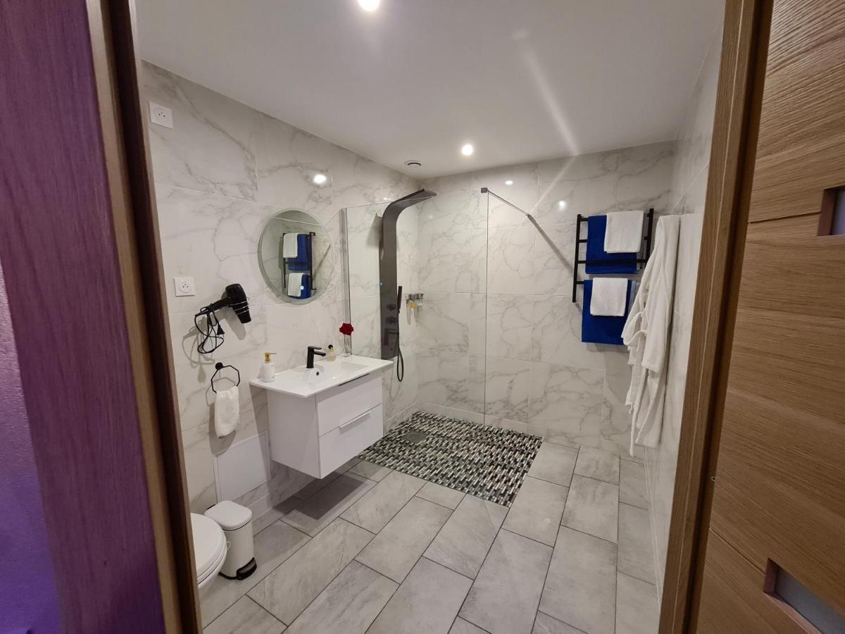 L Evasion Secrete Hotel Quarouble Ngoại thất bức ảnh